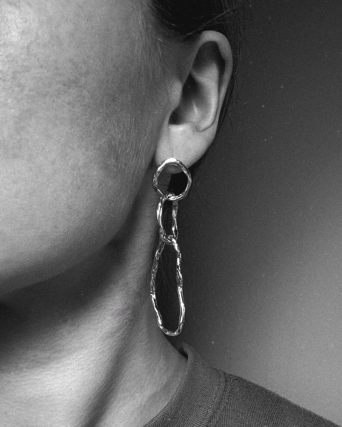 Dancing dangle earrings