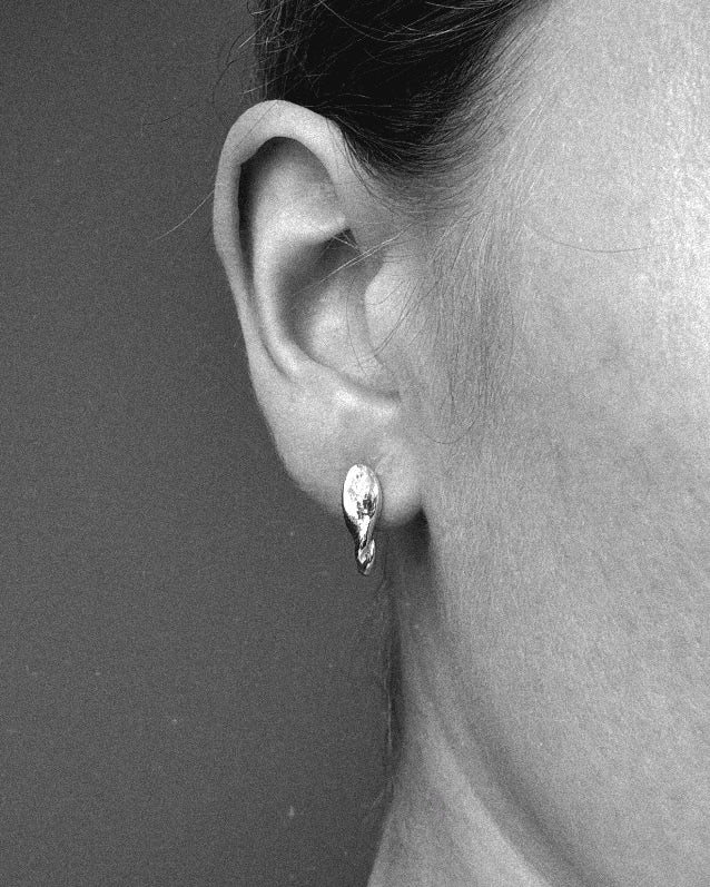 Mini twist earrings