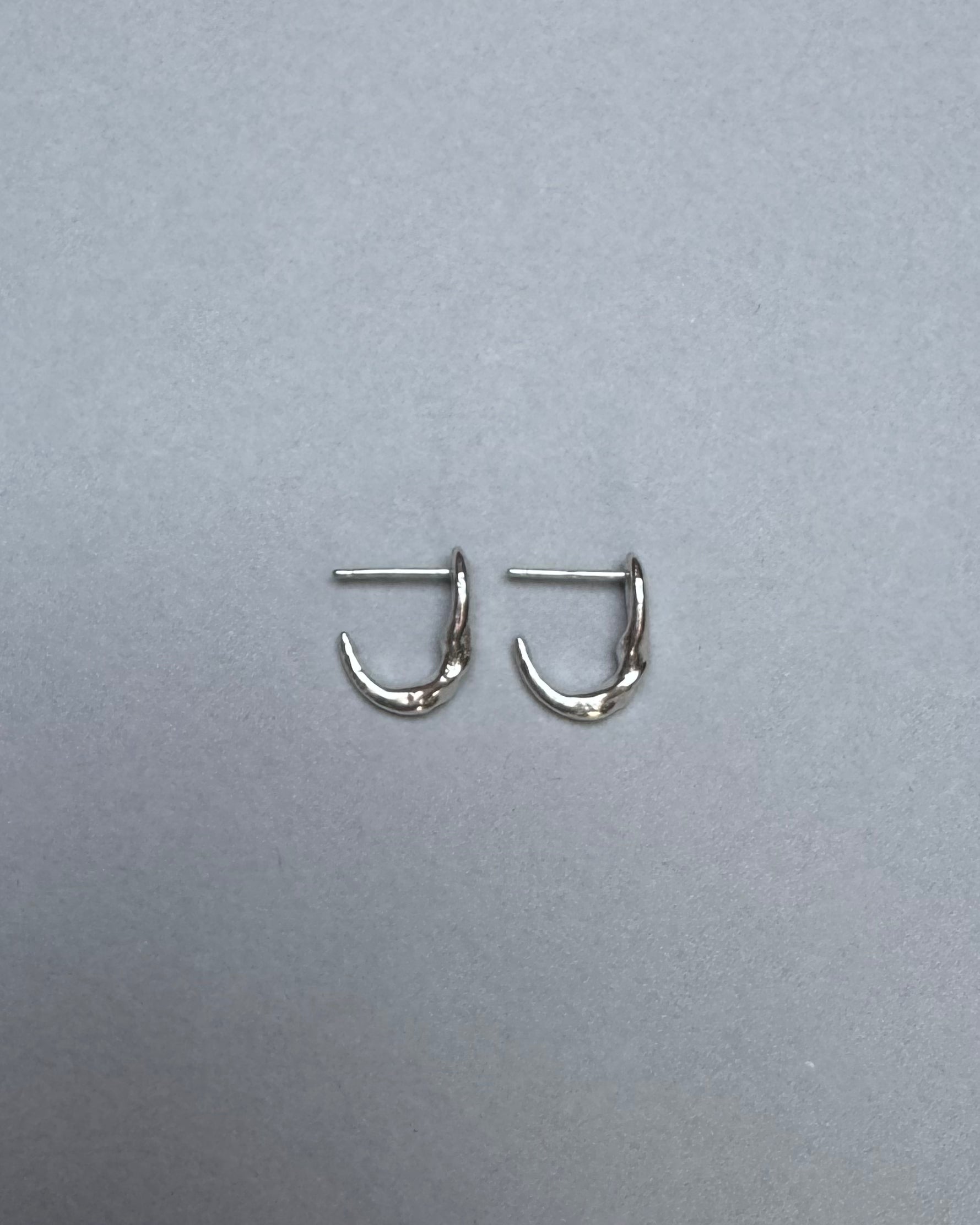 Mini twist earrings