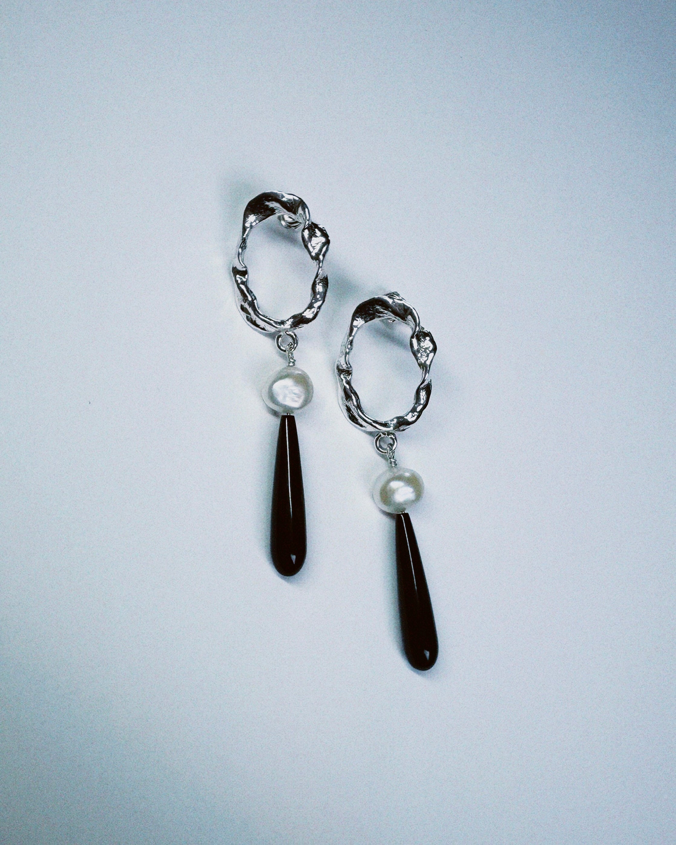 Onyx & Pearl dangle earrings